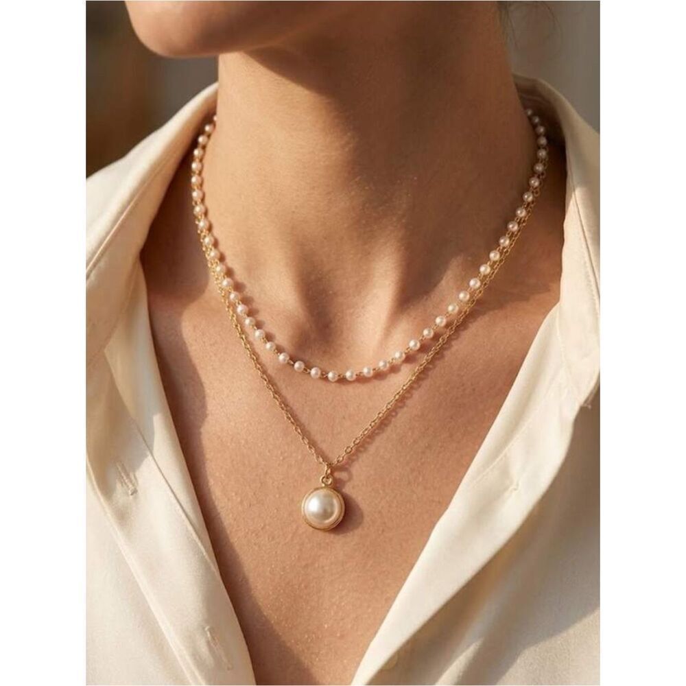 Classic Pearl & Gold Layered Necklace - White Pearl R 620